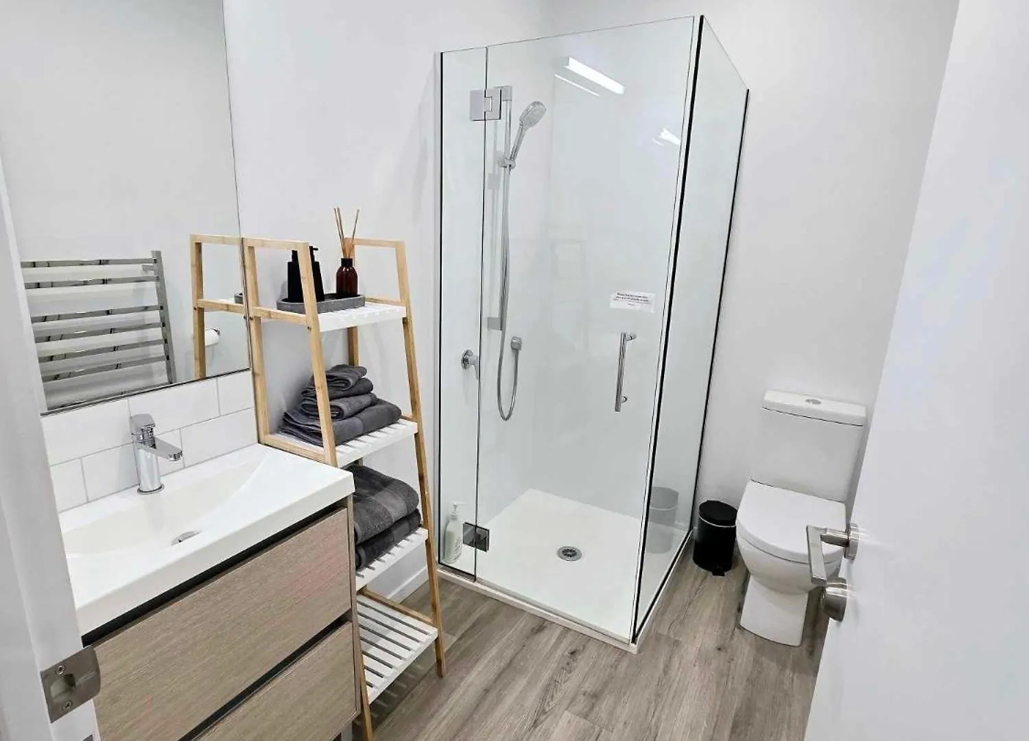 Modern Apartment In Central City Christchurch