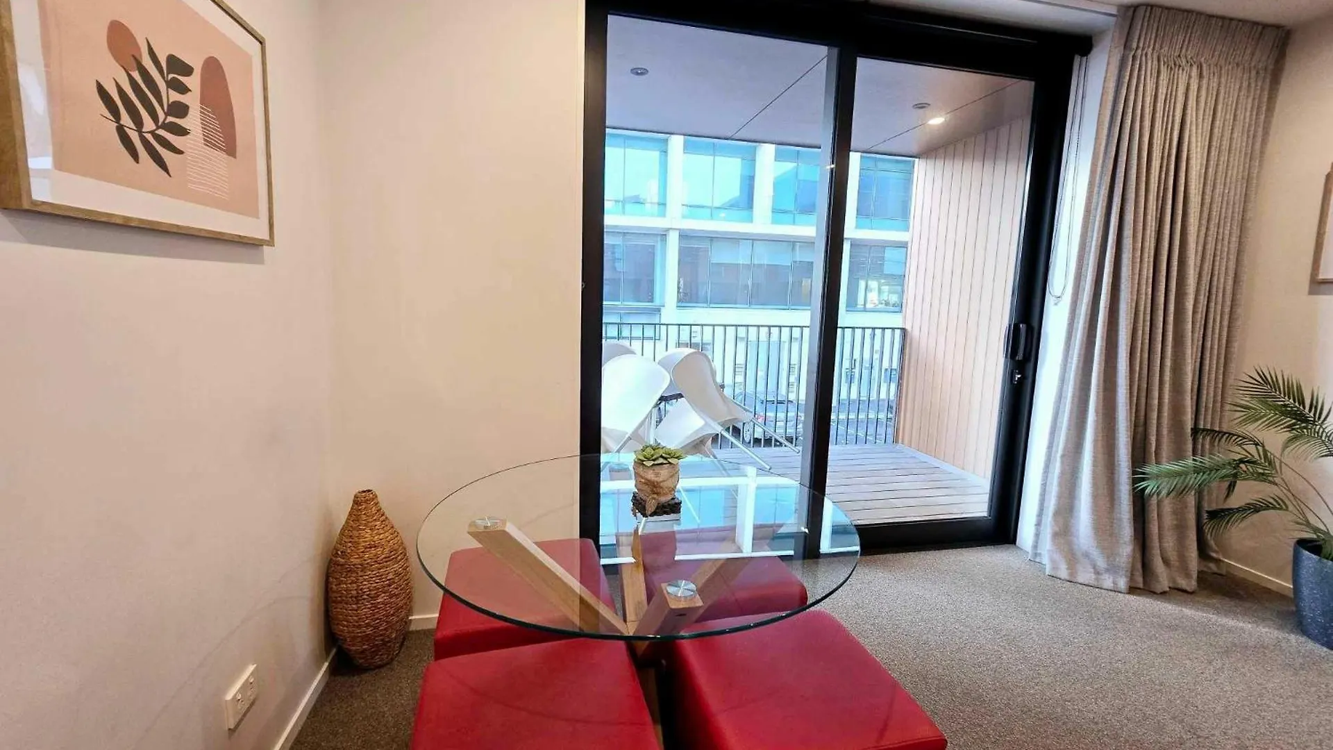 Modern Apartment In Central City Christchurch 0*,