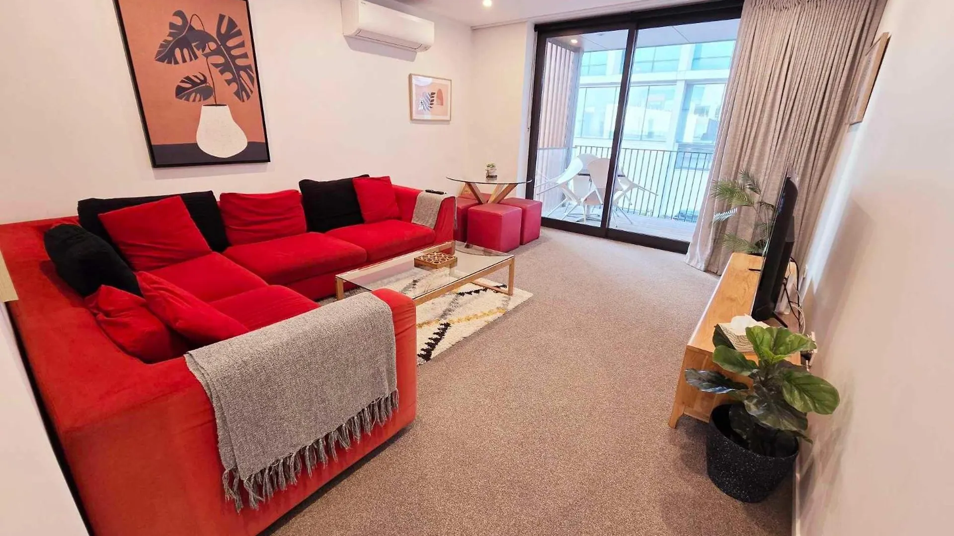 Modern Apartment In Central City Christchurch
