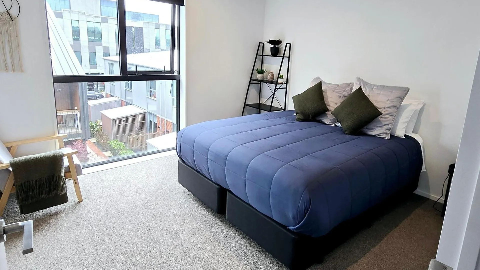 Modern Apartment In Central City Christchurch