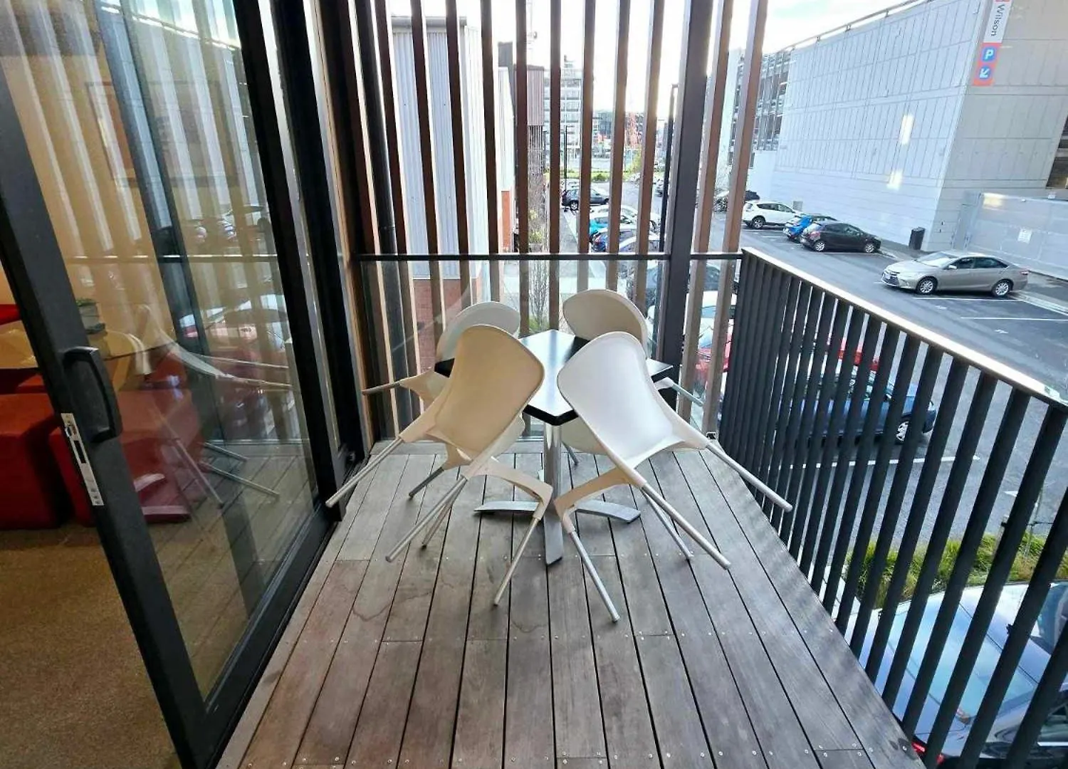 Modern Apartment In Central City Christchurch