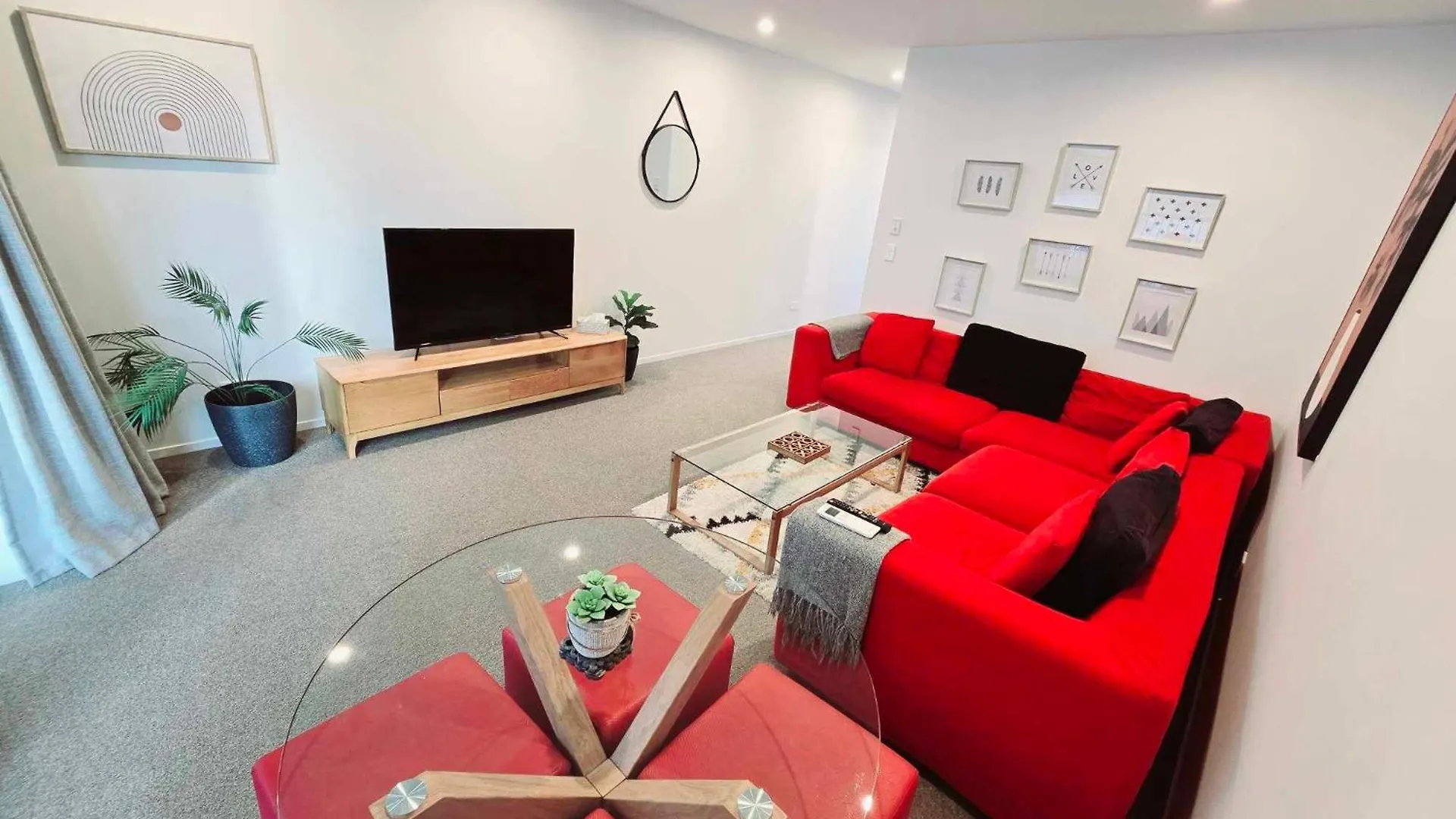 Modern Apartment In Central City Christchurch contacts